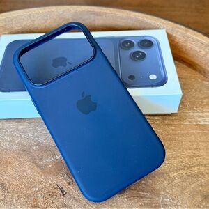 Silicone Apple Midnight Blue iPhone Case for the 17 Pro.